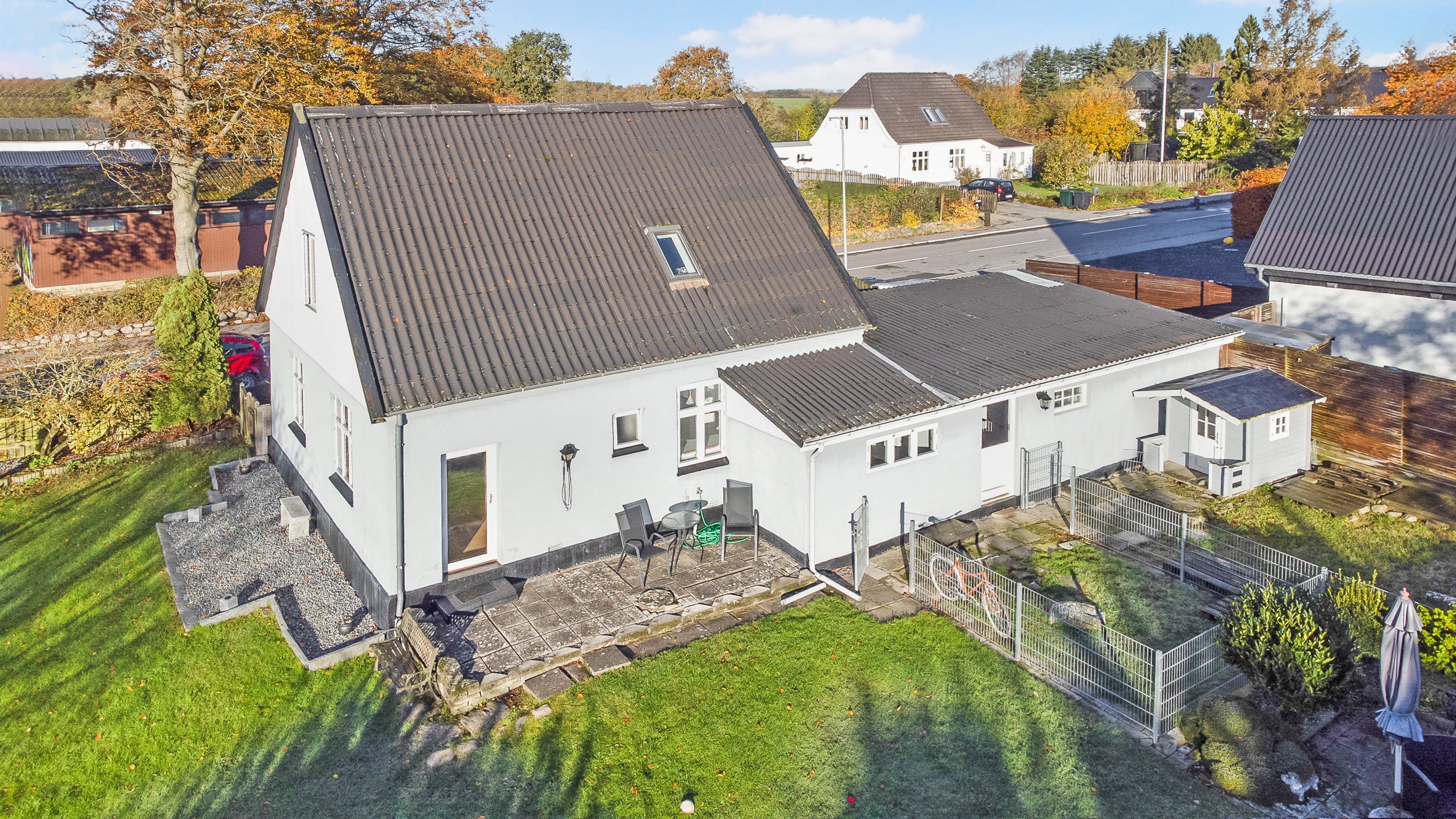 170 M2 SAMLET ETAGEMETER MED RIGTIG MANGE ANVENDELSESMULIGHEDER